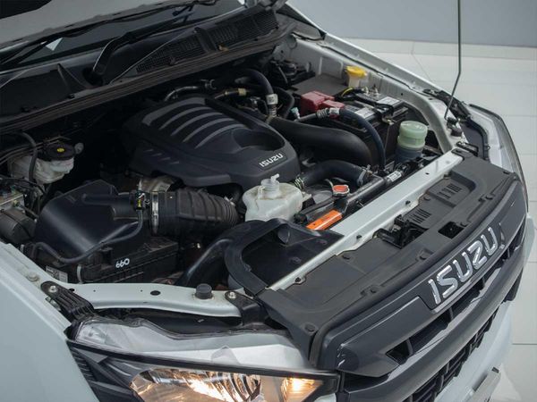 2025-Isuzu-D-Max-19-DDI-HR-L-Auto-Double-Cab image:12