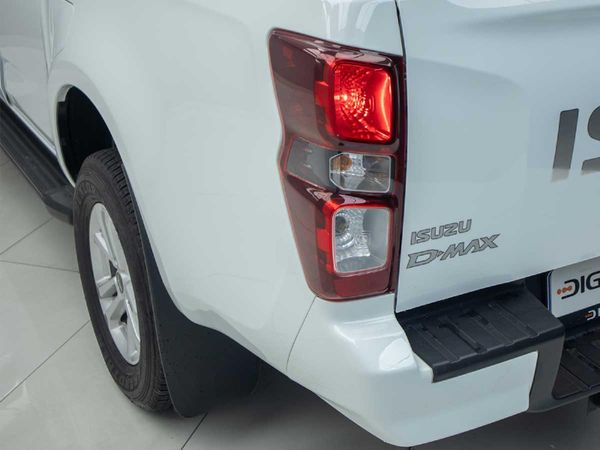 2025-Isuzu-D-Max-19-DDI-HR-L-Auto-Double-Cab image:6