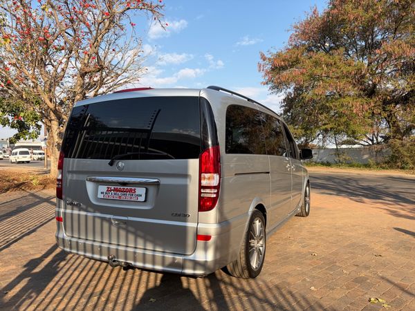 2011-Mercedes-Benz-Viano-30-CDI-Avantgarde-Auto image:3