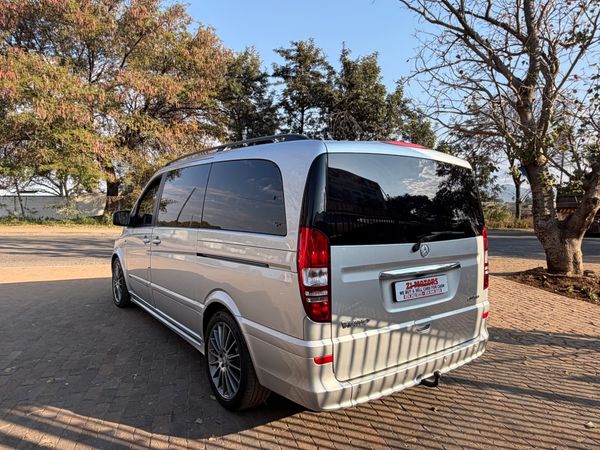 2011-Mercedes-Benz-Viano-30-CDI-Avantgarde-Auto image:4
