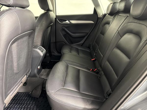 2014-Audi-Q3-20-TDI-quattro-Auto-130kW image:3