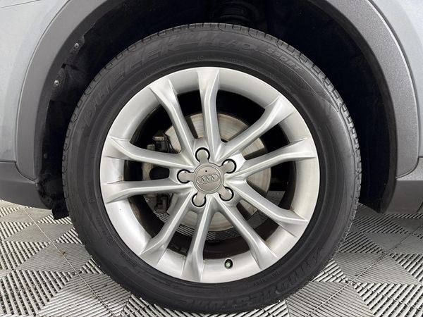 2014-Audi-Q3-20-TDI-quattro-Auto-130kW image:4
