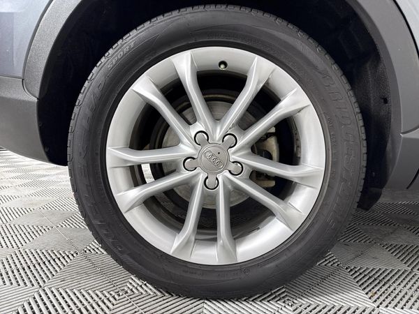 2014-Audi-Q3-20-TDI-quattro-Auto-130kW image:7
