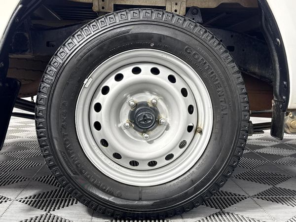2024-Toyota-Hilux-20-VVTi-Single-Cab image:5