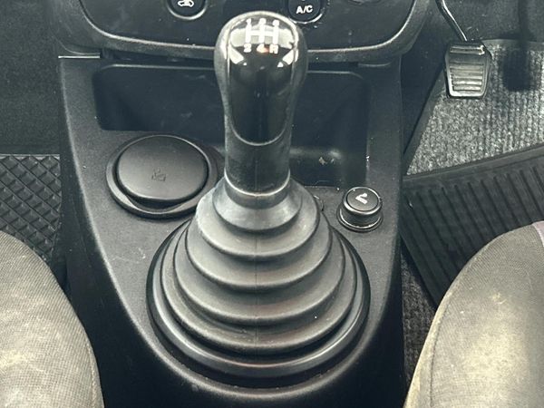 2009-Ford-Fiesta-16i-Ambiente-5-dr image:10