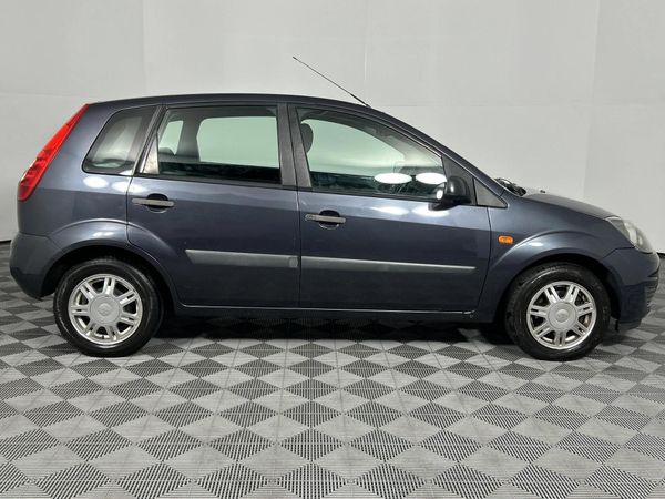 2009-Ford-Fiesta-16i-Ambiente-5-dr image:16