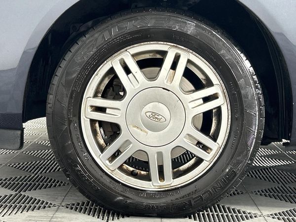2009-Ford-Fiesta-16i-Ambiente-5-dr image:4