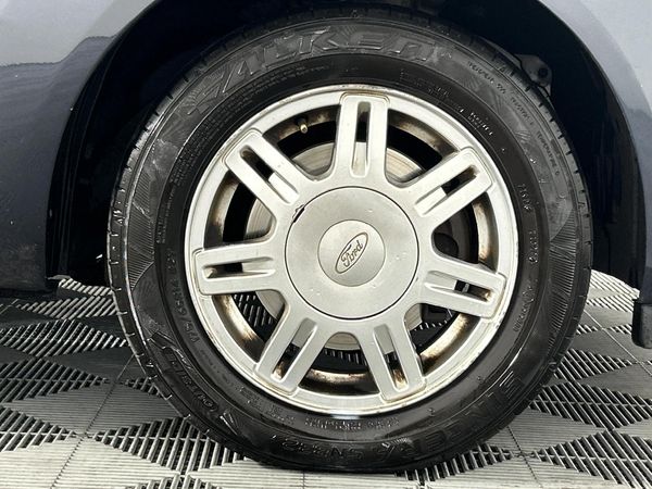 2009-Ford-Fiesta-16i-Ambiente-5-dr image:5
