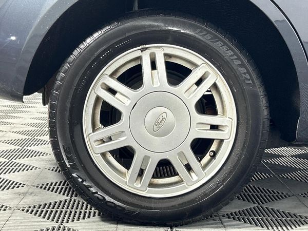 2009-Ford-Fiesta-16i-Ambiente-5-dr image:7