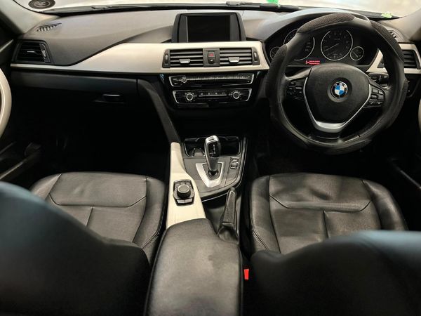2016-BMW-3-Series-318i-Luxury-Line-Auto image:9