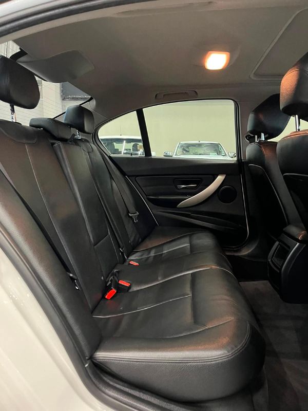 2016-BMW-3-Series-318i-Luxury-Line-Auto image:11