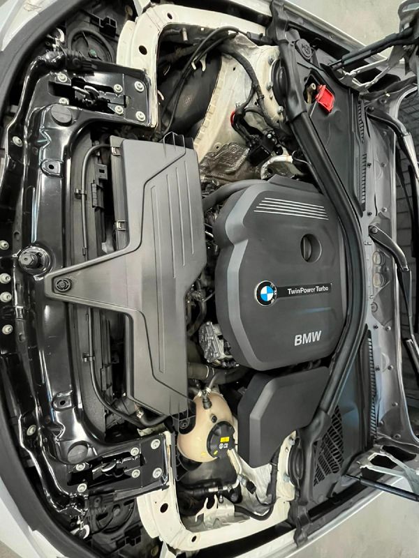 2016-BMW-3-Series-318i-Luxury-Line-Auto image:12
