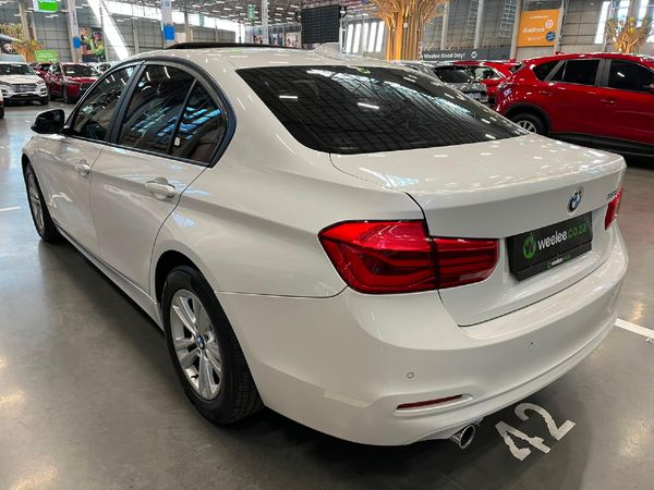 2016-BMW-3-Series-318i-Luxury-Line-Auto image:4
