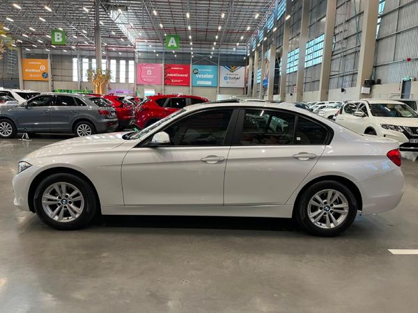 2016-BMW-3-Series-318i-Luxury-Line-Auto image:5