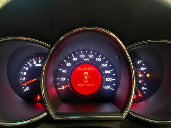 2016-Kia-Rio-14-Tec-5-dr image:10