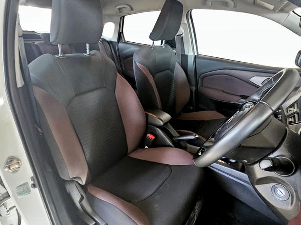 2025-Toyota-Starlet-Cross-15XS-Auto image:15