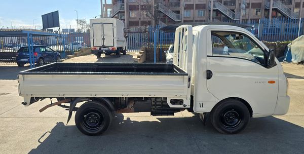 2009-Hyundai-H100-Bakkie-26i-D image:4