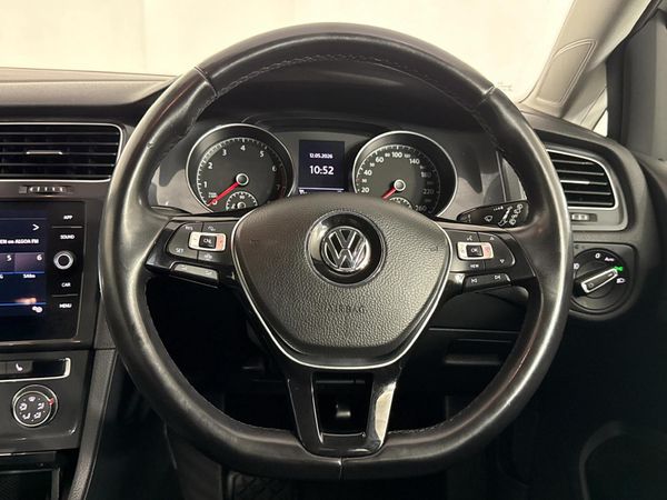 2019-Volkswagen-Golf-VII-14-TSI-Comfortline-Auto image:9