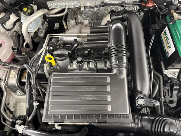 2019-Volkswagen-Golf-VII-14-TSI-Comfortline-Auto image:10