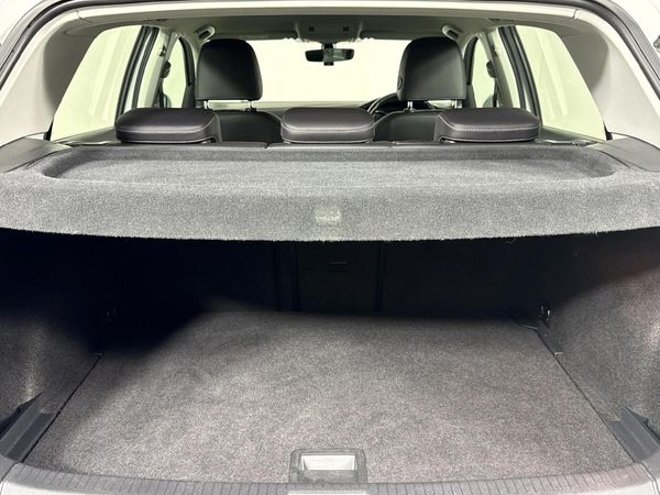2019-Volkswagen-Golf-VII-14-TSI-Comfortline-Auto image:11