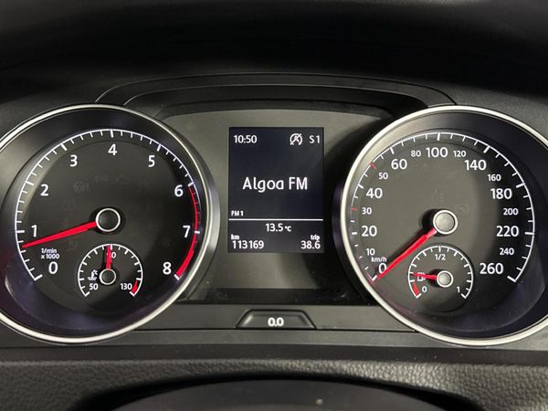 2019-Volkswagen-Golf-VII-14-TSI-Comfortline-Auto image:2