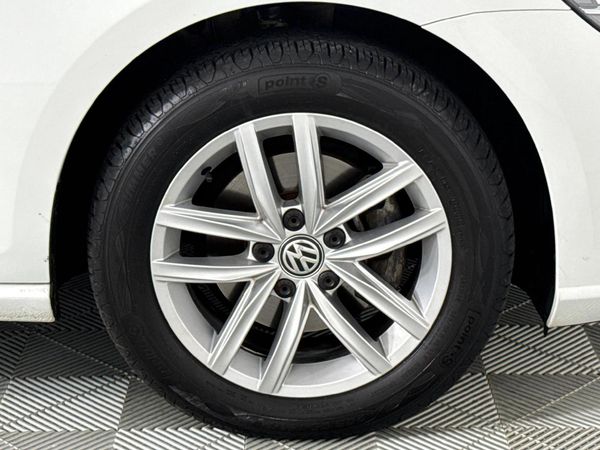2019-Volkswagen-Golf-VII-14-TSI-Comfortline-Auto image:4