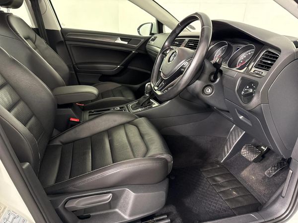 2019-Volkswagen-Golf-VII-14-TSI-Comfortline-Auto image:6