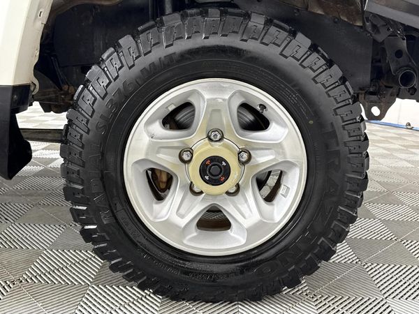 2016-Toyota-Land-Cruiser-79-45-D-Single-Cab image:3