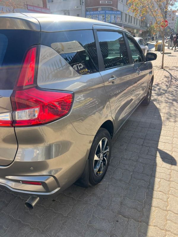 2022-Suzuki-Ertiga-15-GL image:1