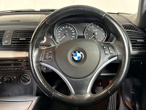 2008-BMW-1-Series-120i-5-dr image:11