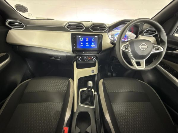 2024-Nissan-Magnite-10-Acenta-AMT image:1