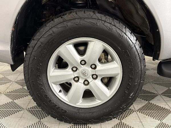 2018-Toyota-Hilux-24-GD-6-Raised-Body-SRX-Double-Cab image:3