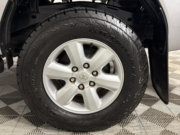 2018-Toyota-Hilux-24-GD-6-Raised-Body-SRX-Double-Cab image:5