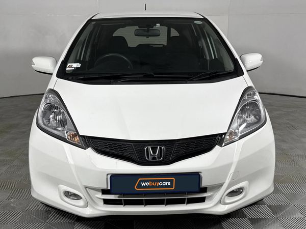 2014-Honda-Jazz-15-Elegance image:14