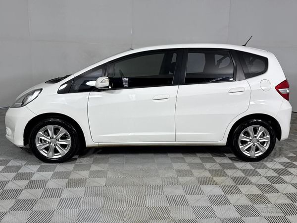 2014-Honda-Jazz-15-Elegance image:18