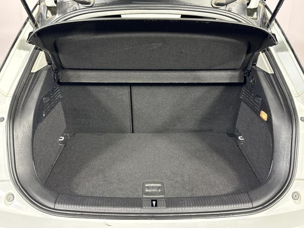 2013-Audi-A1-Sportback-16-TDI-Ambition image:14