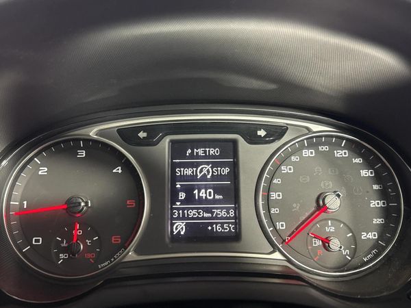 2013-Audi-A1-Sportback-16-TDI-Ambition image:2
