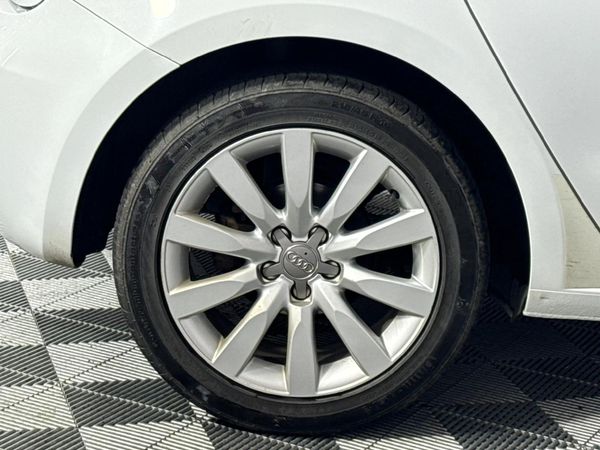 2013-Audi-A1-Sportback-16-TDI-Ambition image:7