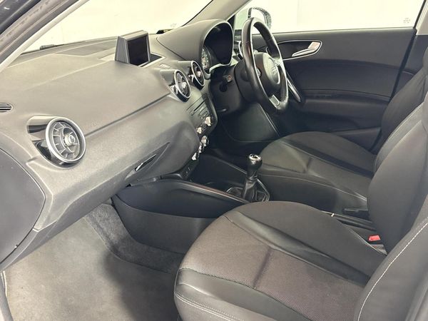 2013-Audi-A1-Sportback-16-TDI-Ambition image:8