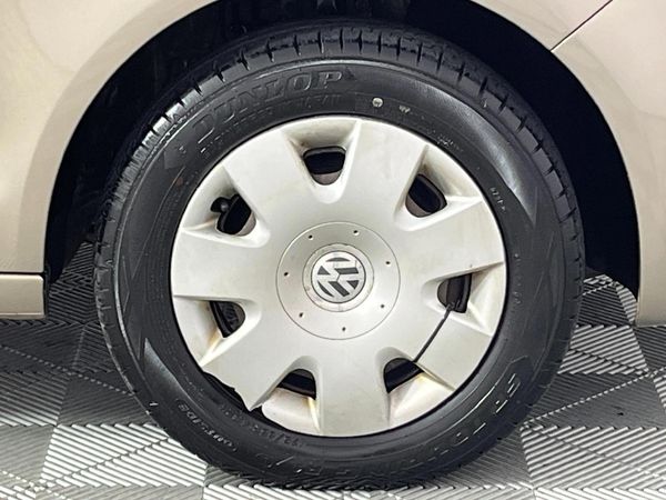 2014-Volkswagen-Polo-Vivo-14-Trendline-Auto image:3