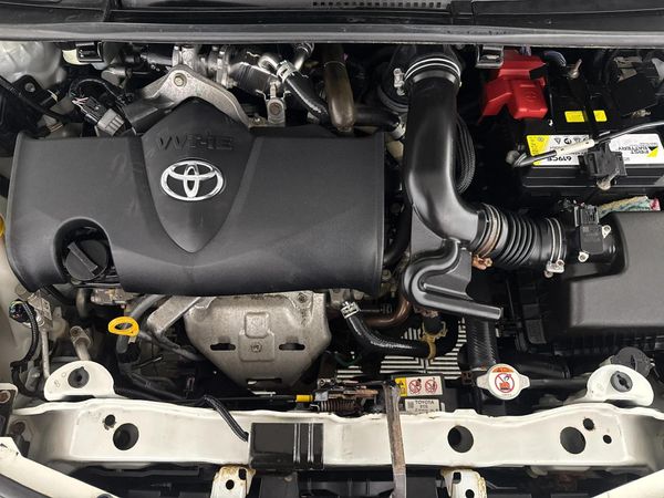 2017-Toyota-Yaris-15-Pulse-5-dr image:12