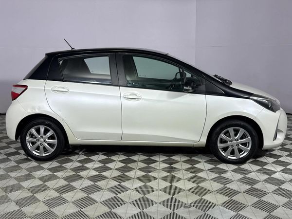 2017-Toyota-Yaris-15-Pulse-5-dr image:16