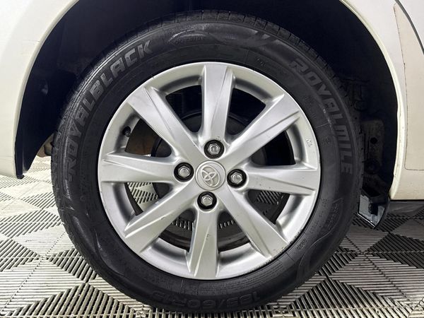 2017-Toyota-Yaris-15-Pulse-5-dr image:7