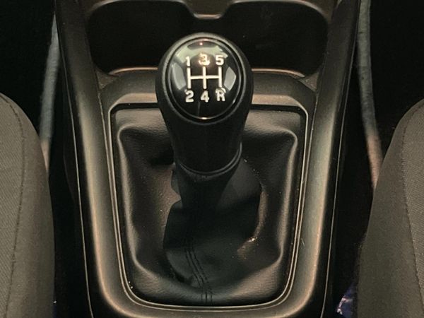 2025-Suzuki-Swift-12-GL image:9