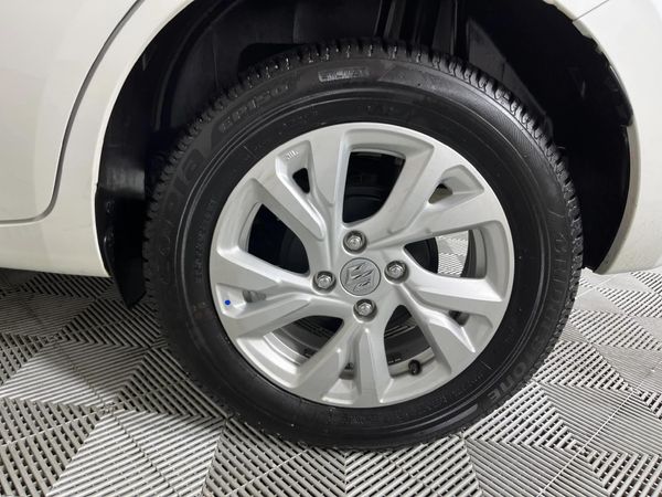 2025-Suzuki-Swift-12-GL image:5