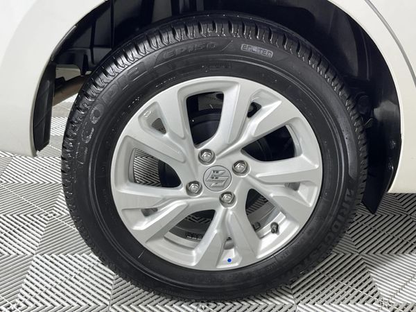 2025-Suzuki-Swift-12-GL image:6