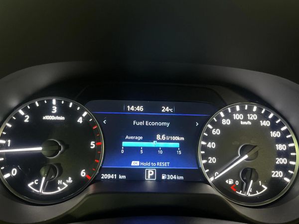 2025-Nissan-Navara-25-DDTi-PRO-2X-Auto-Double-Cab image:2