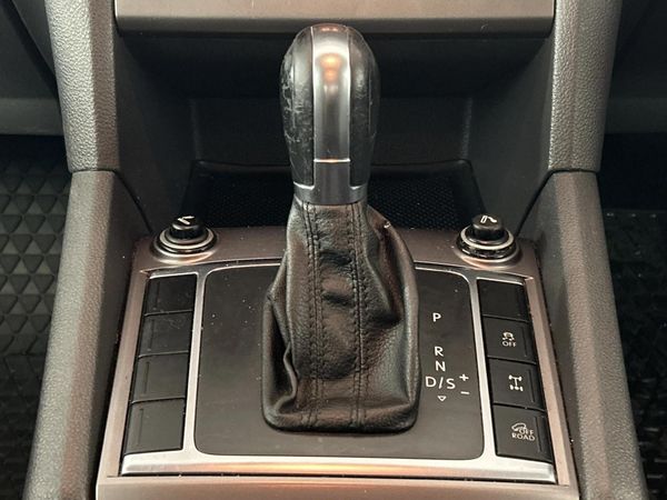 2014-Volkswagen-Amarok-20-BiTDI-Highline-132kW-4Motion-Auto-Double-Cab image:9