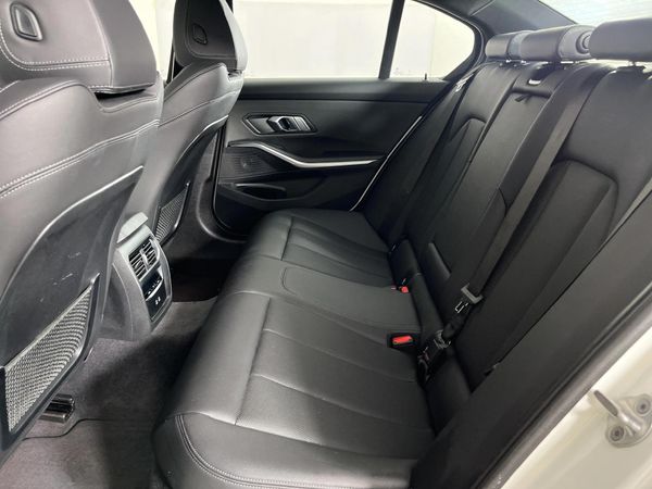 2023-BMW-3-Series-320i-M-Sport-Auto image:3