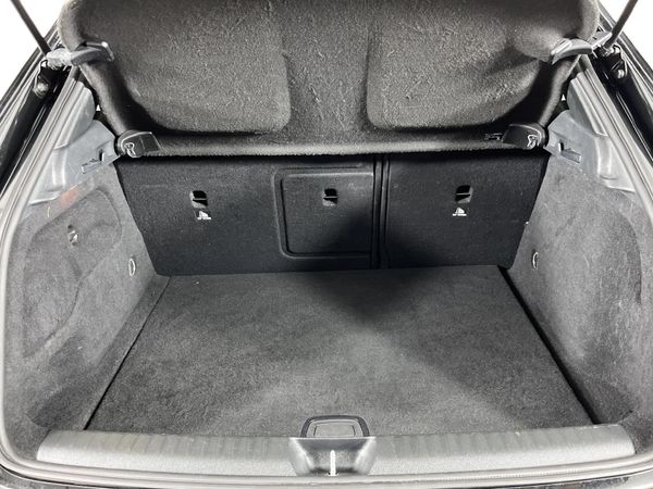 2020-Mercedes-Benz-GLA-200-Auto image:13